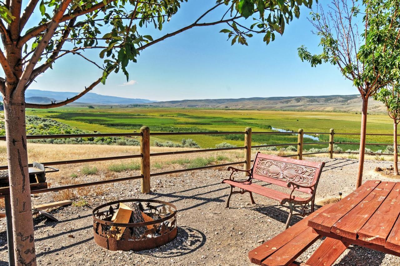 Remote Antimony Log Cabin With Green Meadow Views! Villa Екстериор снимка