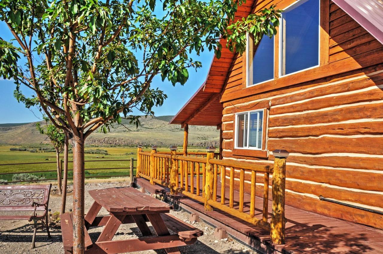 Remote Antimony Log Cabin With Green Meadow Views! Villa Екстериор снимка